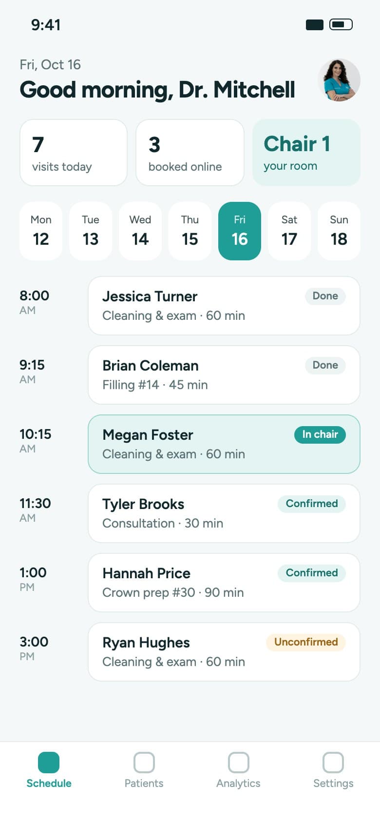 A dentist’s schedule in the mobile CRM